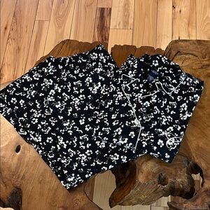 Chaps Black and White Floral Pajama Set